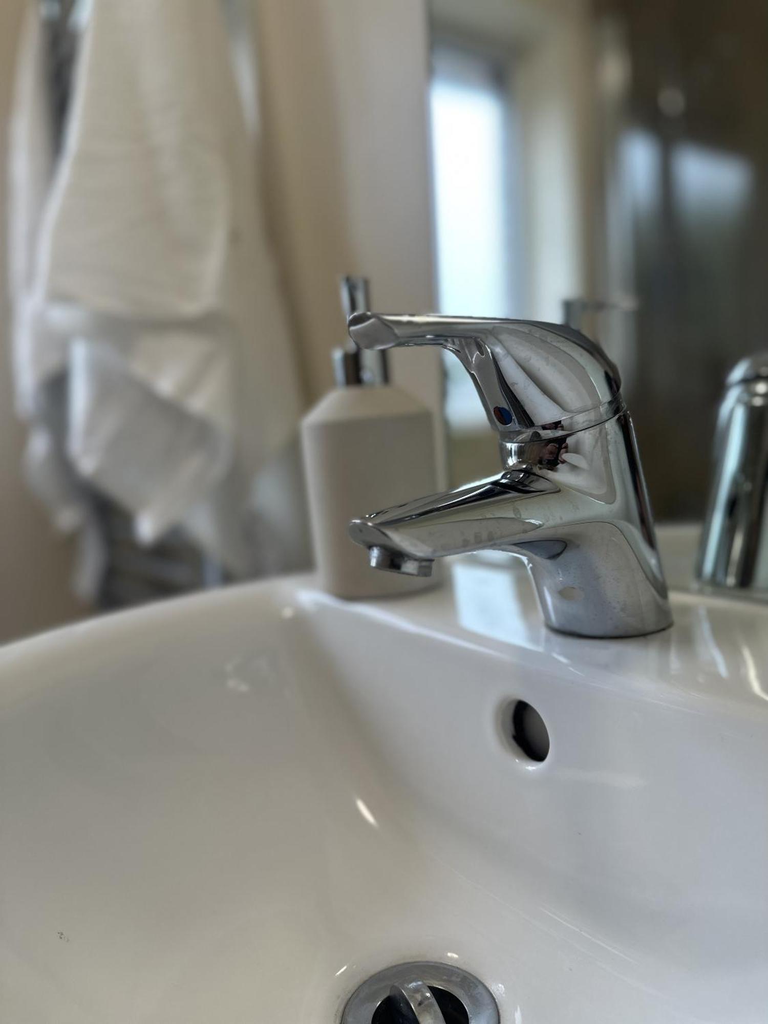 2 Bdr City Centre Apartment With Parking Cardiff Luaran gambar